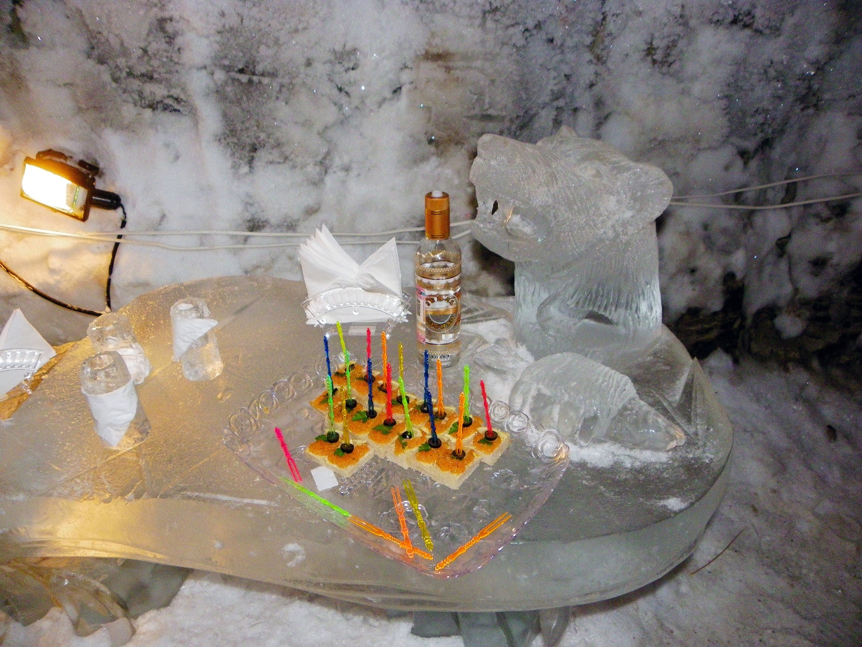 Dishes of ice bar